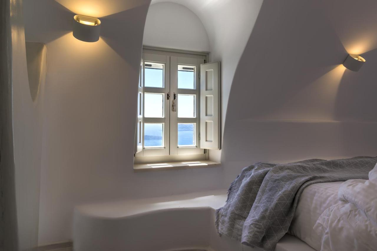 Nefeles Luxury Suites Fira  Exterior photo