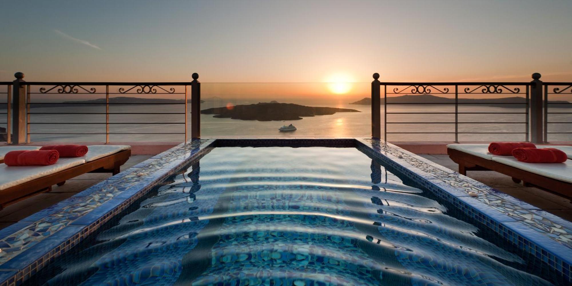 Nefeles Luxury Suites Fira  Exterior photo
