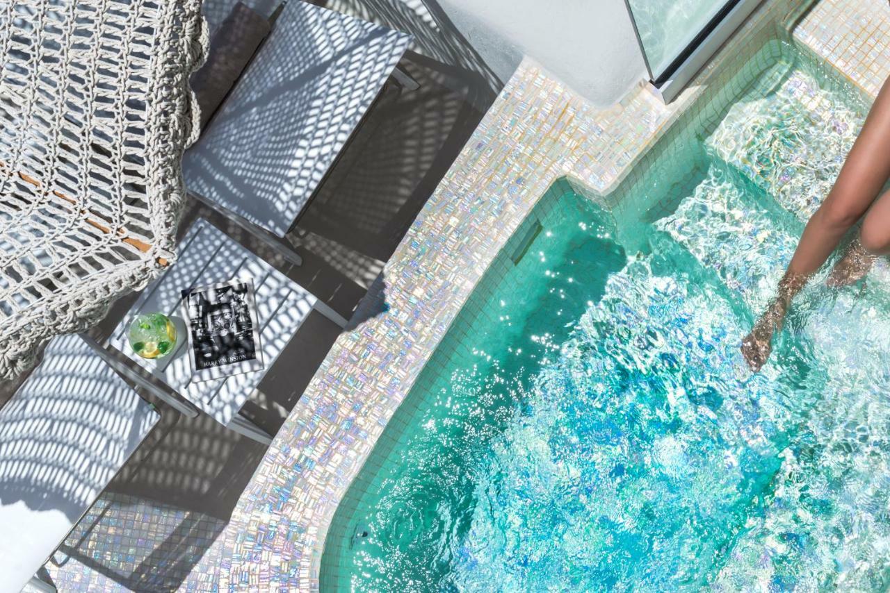 Nefeles Luxury Suites Fira  Exterior photo